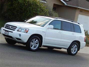 2006 Toyota Highlander Hybrid Limited   - Photo 2 - San Diego, CA 92126