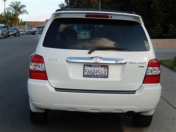 2006 Toyota Highlander Hybrid Limited   - Photo 9 - San Diego, CA 92126