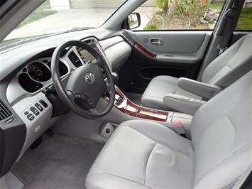 2006 Toyota Highlander Hybrid Limited 7 Passengers   - Photo 8 - San Diego, CA 92126