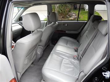 2006 Toyota Highlander Hybrid Limited 7 Passengers   - Photo 9 - San Diego, CA 92126