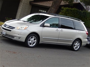 2004 Toyota Sienna XLE Limited / DVD   - Photo 2 - San Diego, CA 92126