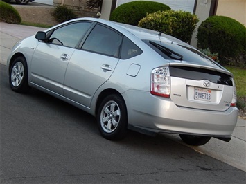 2007 Toyota Prius  Package 5 - Photo 8 - San Diego, CA 92126