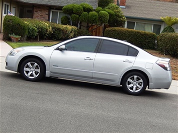 2009 Nissan Altima Hybrid  SE - Photo 1 - San Diego, CA 92126