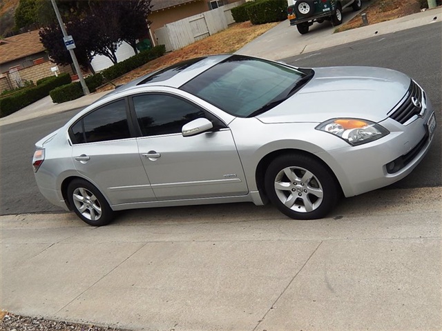 2009 nissan altima silver