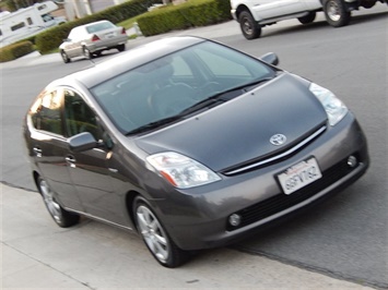 2009 Toyota Prius Touring  Pkg 6 - Photo 4 - San Diego, CA 92126