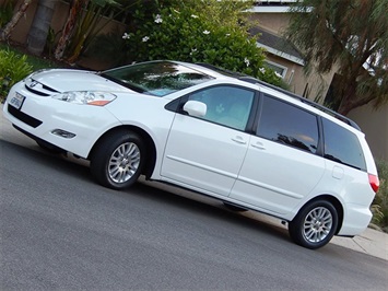 2007 Toyota Sienna XLE 7-Passenger   - Photo 2 - San Diego, CA 92126