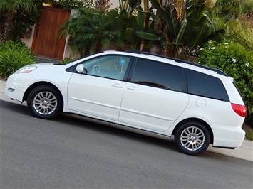 2007 Toyota Sienna XLE 7-Passenger   - Photo 12 - San Diego, CA 92126