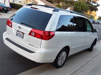 2007 Toyota Sienna XLE 7-Passenger   - Photo 8 - San Diego, CA 92126