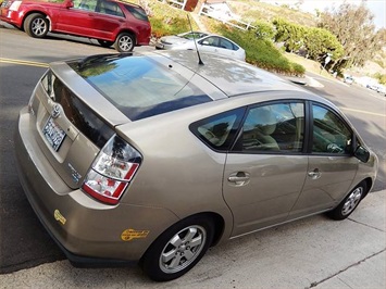 2004 Toyota Prius Package 5   - Photo 10 - San Diego, CA 92126