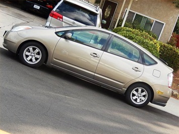 2004 Toyota Prius Package 5   - Photo 7 - San Diego, CA 92126