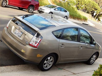 2004 Toyota Prius Package 5   - Photo 6 - San Diego, CA 92126