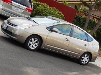 2004 Toyota Prius Package 5   - Photo 8 - San Diego, CA 92126