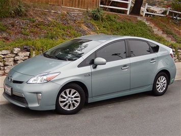 2014 Toyota Prius Plug-in Hybrid   - Photo 2 - San Diego, CA 92126