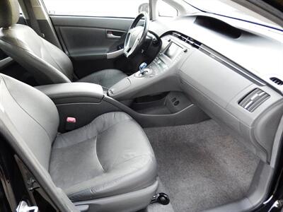 2010 Toyota Prius Thee  With Leather - Photo 6 - San Diego, CA 92126