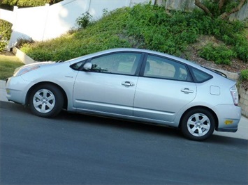 2006 Toyota Prius Package  6   - Photo 1 - San Diego, CA 92126