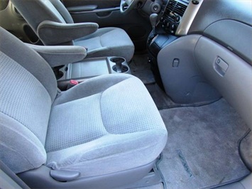 2006 Toyota Sienna CE 8 Passenger   - Photo 13 - San Diego, CA 92126