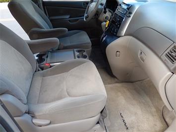 2006 Toyota Sienna LE 7 Passenger   - Photo 11 - San Diego, CA 92126