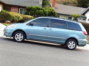 2006 Toyota Sienna LE 7 Passenger   - Photo 1 - San Diego, CA 92126