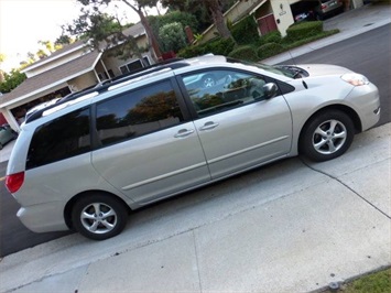 2007 Toyota Sienna LE   - Photo 2 - San Diego, CA 92126