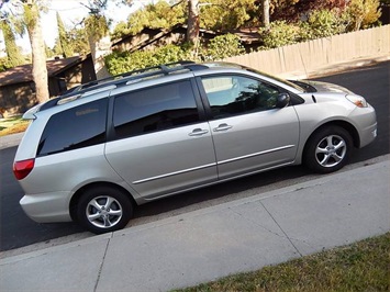 2004 Toyota Sienna LE 8 Passenger   - Photo 1 - San Diego, CA 92126