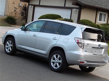 2013 Toyota RAV4 EV   - Photo 8 - San Diego, CA 92126