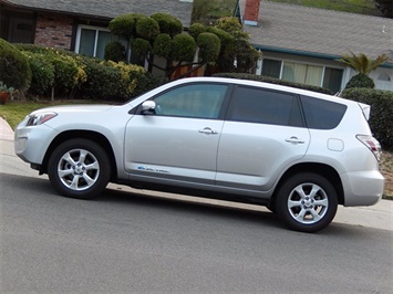 2013 Toyota RAV4 EV   - Photo 1 - San Diego, CA 92126