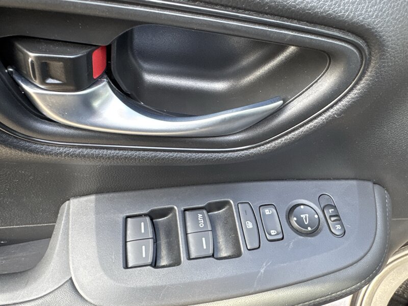 2025 Honda HR-V LX   - Photo 10 - Lynwood, IL 60411
