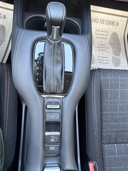 2025 Honda HR-V LX   - Photo 14 - Lynwood, IL 60411
