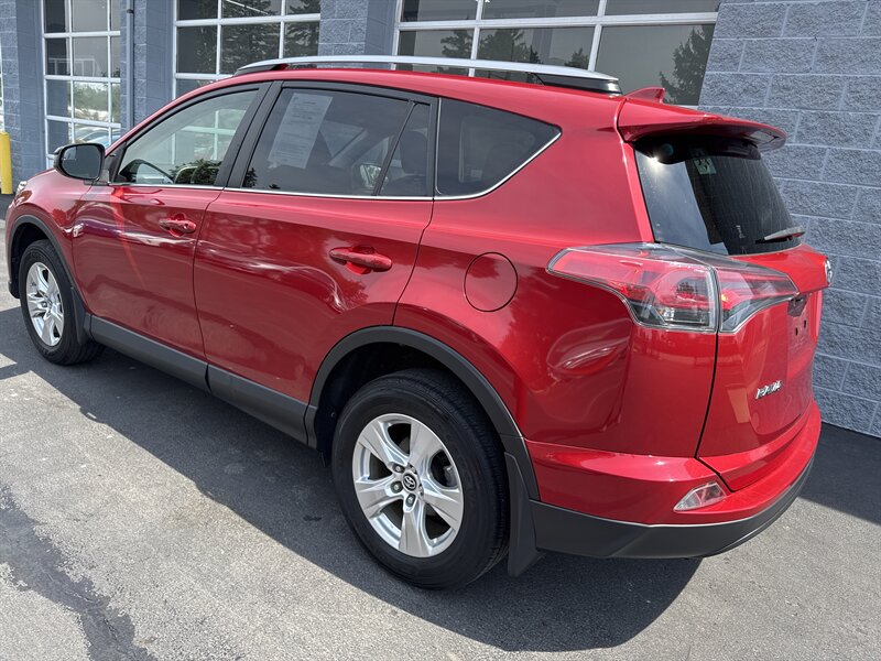 2017 Toyota RAV4 LE - Photo 4 - Lynwood, IL 60411