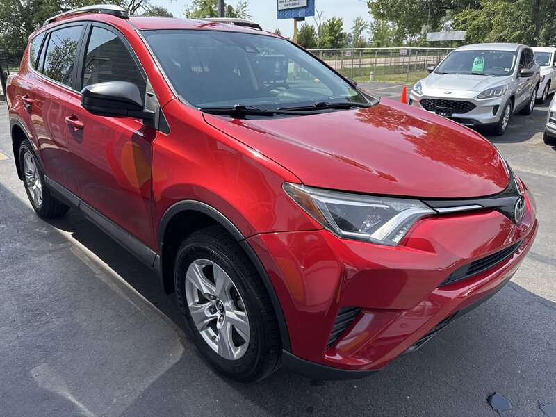 2017 Toyota RAV4 LE - Photo 1 - Lynwood, IL 60411