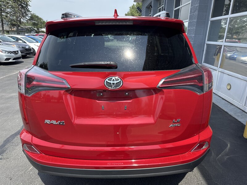 2017 Toyota RAV4 LE - Photo 5 - Lynwood, IL 60411