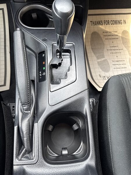 2017 Toyota RAV4 LE - Photo 13 - Lynwood, IL 60411