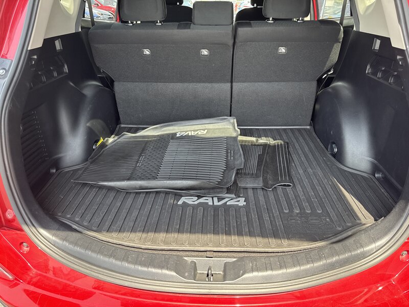 2017 Toyota RAV4 LE - Photo 11 - Lynwood, IL 60411