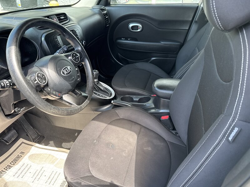 2017 Kia Soul   - Photo 6 - Lynwood, IL 60411