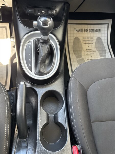 2017 Kia Soul   - Photo 11 - Lynwood, IL 60411