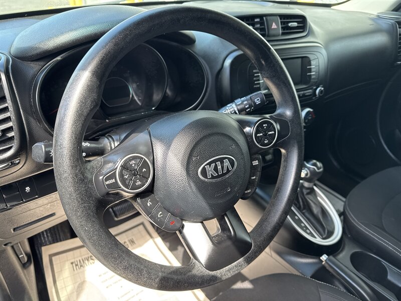 2017 Kia Soul   - Photo 7 - Lynwood, IL 60411