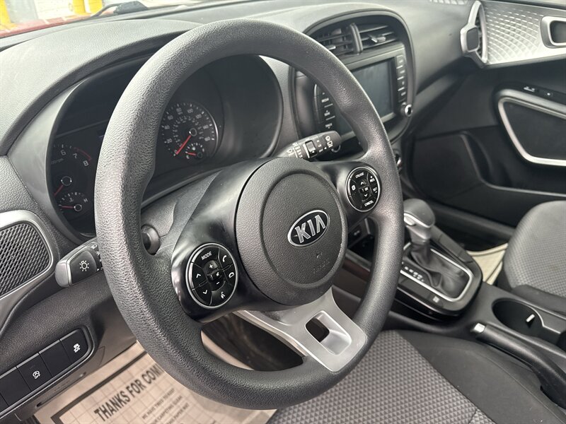 2020 Kia Soul LX   - Photo 8 - Lynwood, IL 60411