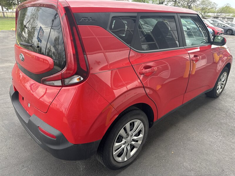 2020 Kia Soul LX   - Photo 6 - Lynwood, IL 60411