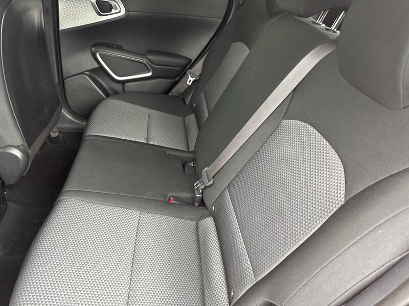 2020 Kia Soul LX   - Photo 10 - Lynwood, IL 60411