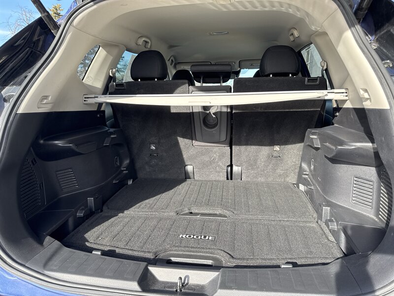 2019 Nissan Rogue SV   - Photo 8 - Lynwood, IL 60411