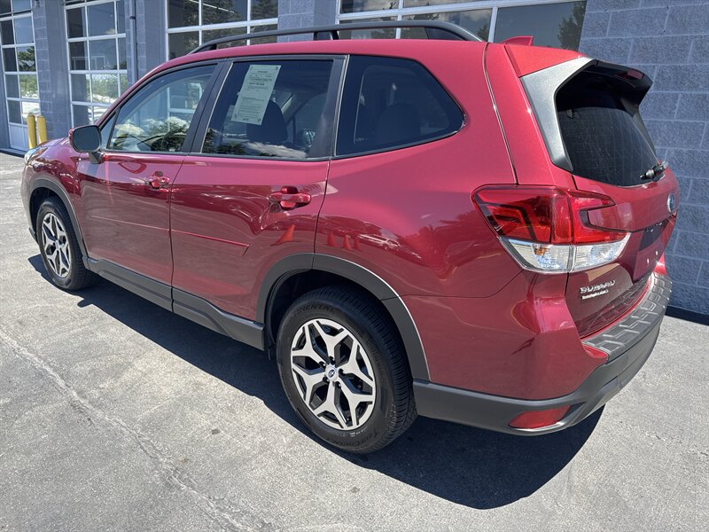 2021 Subaru Forester Premium - Photo 4 - Lynwood, IL 60411
