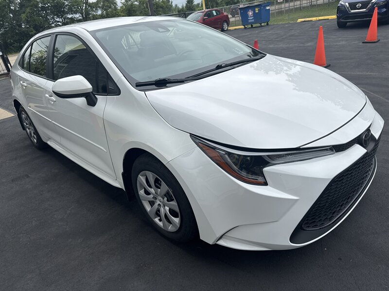 2022 Toyota Corolla LE - Photo 1 - Lynwood, IL 60411