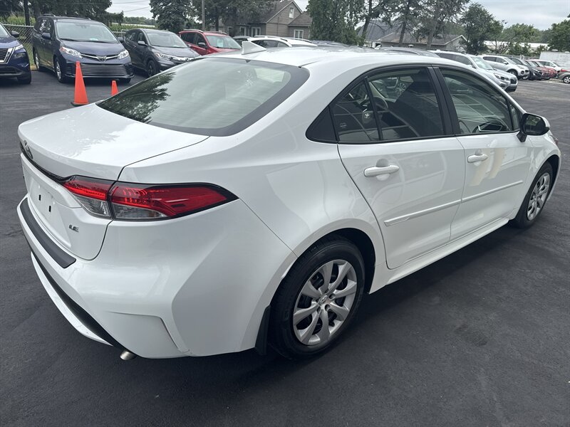 2022 Toyota Corolla LE - Photo 6 - Lynwood, IL 60411