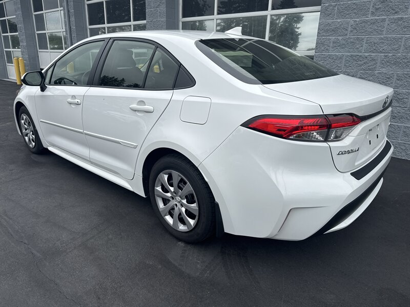 2022 Toyota Corolla LE - Photo 4 - Lynwood, IL 60411