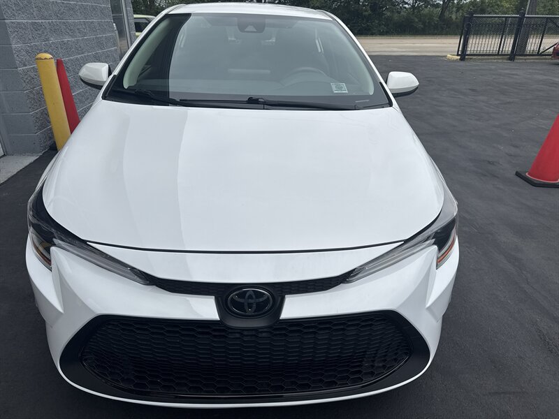 2022 Toyota Corolla LE - Photo 2 - Lynwood, IL 60411