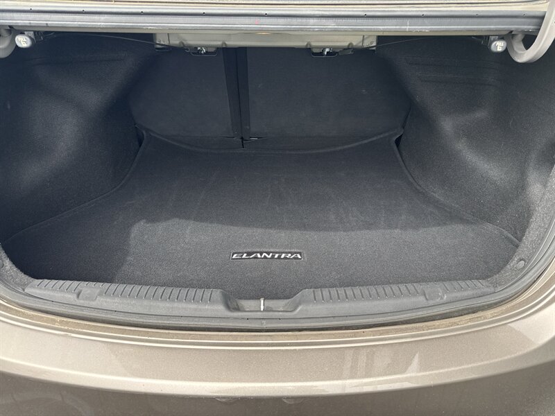 2013 Hyundai ELANTRA GLS - Photo 10 - Lynwood, IL 60411