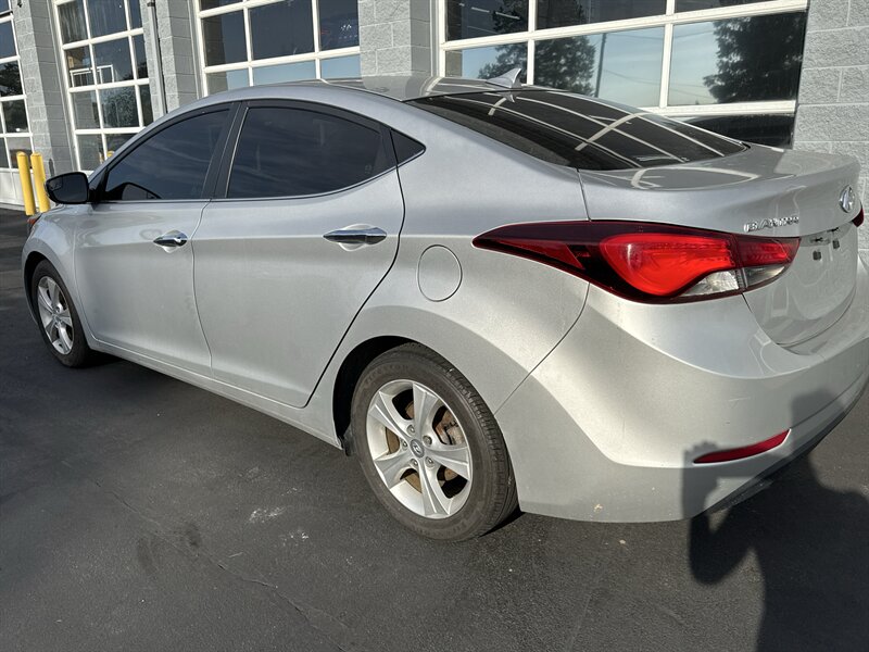 2016 Hyundai ELANTRA SE - Photo 4 - Lynwood, IL 60411