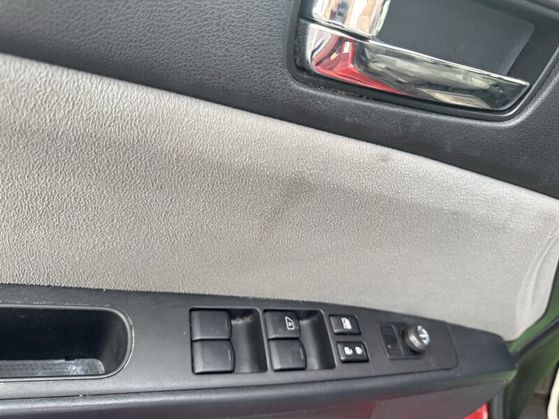 2011 Nissan Sentra 2.0 - Photo 9 - Lynwood, IL 60411