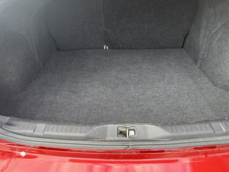 2011 Nissan Sentra 2.0 - Photo 11 - Lynwood, IL 60411