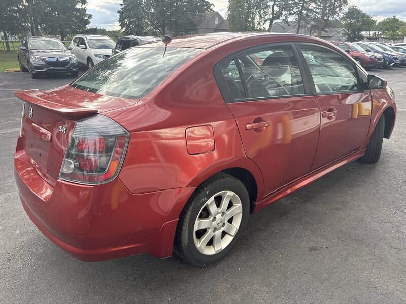 2011 Nissan Sentra 2.0 - Photo 6 - Lynwood, IL 60411